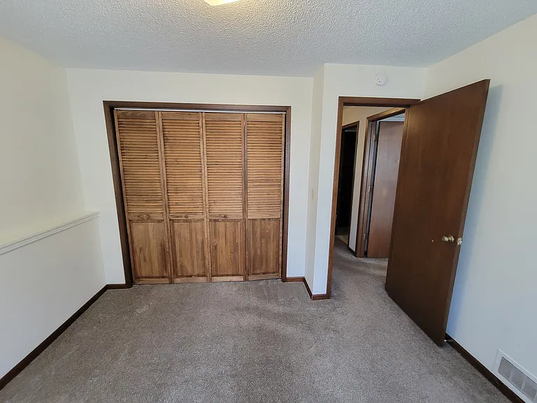101 1/2 W Madison St — Photo 12