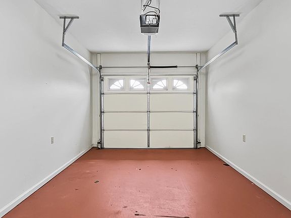 2nd image of 208 Santana Dr