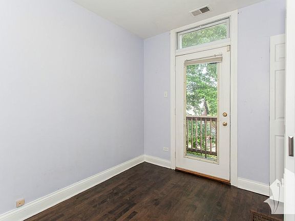 3rd image of 3846 N Southport Ave #3J