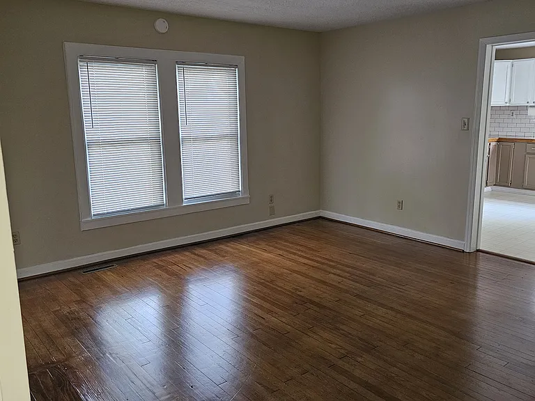 559 Bruton Dr NW — Photo 3