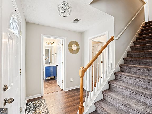 2nd image of 12203 Crestwood Ct