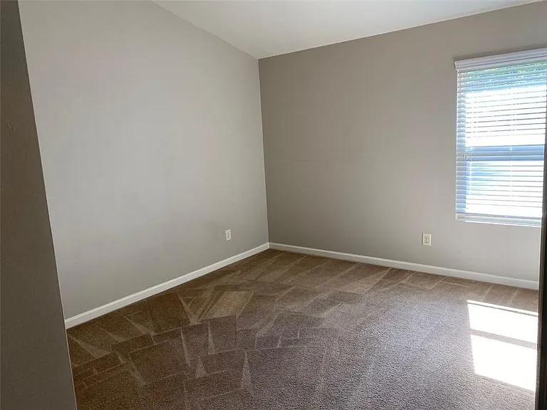 2392 Newbury Oaks Ct — Photo 15