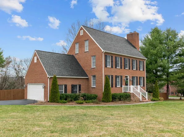 205 Cherokee Dr, Blacksburg, VA 24060