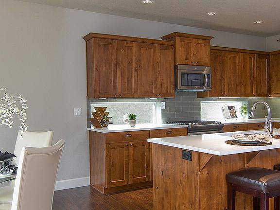 Picture of similar product. Not actual home.