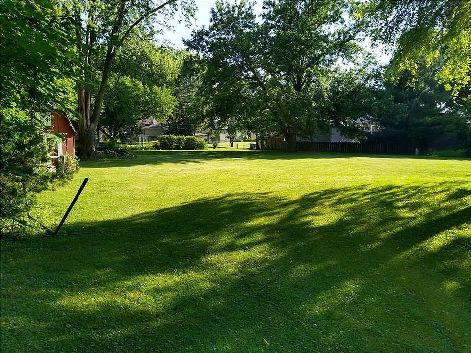 2nd image of 7124 Meredith Dr
