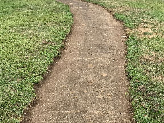 Sidewalk-mailbox to house