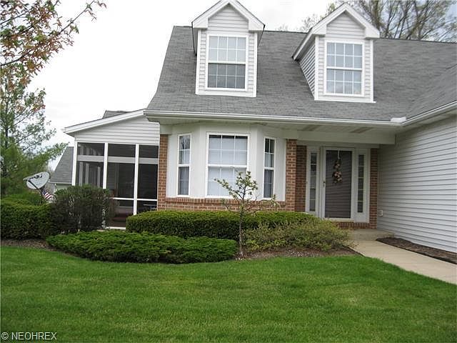 1st image of 415 W Heritage Dr