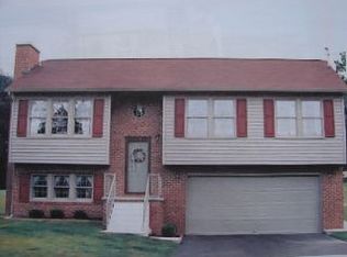 Acorn Ln, Greentown, PA 18426
