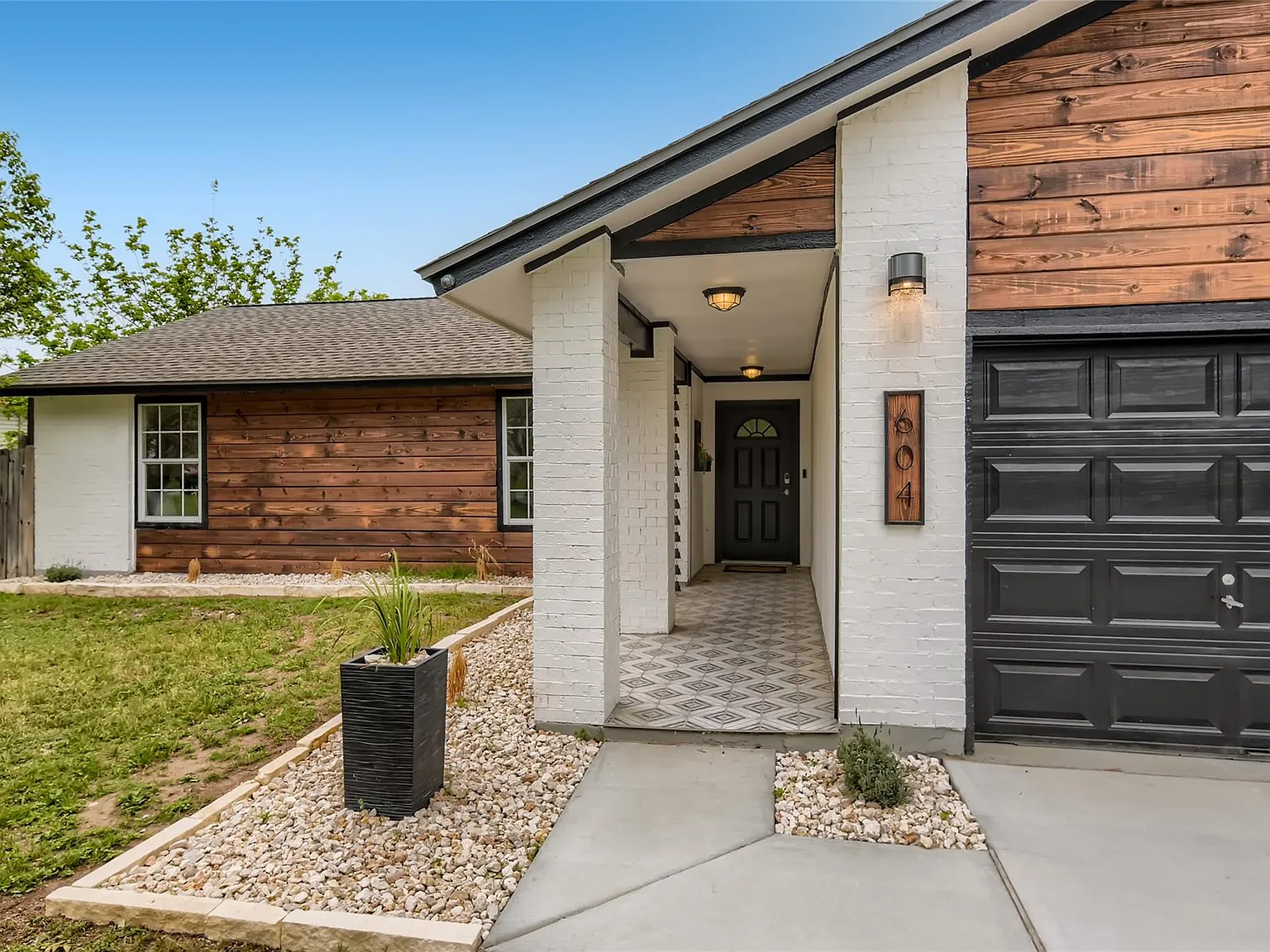 4 bed, 2.5 bath, 1755 sqft, $2,100 — Photo 3