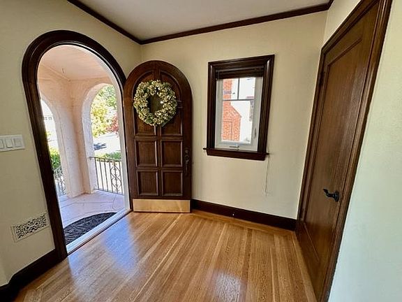 5th image of 1345 Paloma Ave