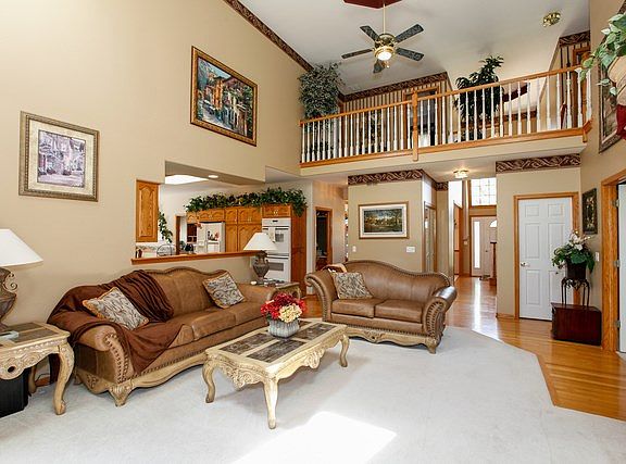 5th image of 13101 W Crystal Lake Ct
