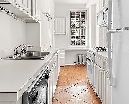 5th image of 639 W End Ave APT 1D