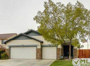 22929 Raintree Ln, Saugus, CA 91390