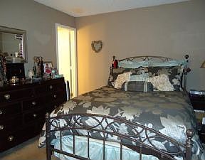 5th image of 2514 E Washington St #104