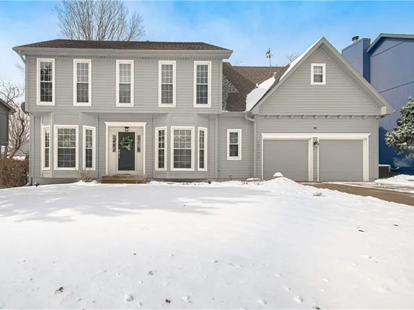 15512 Horton Ln, Overland Park, KS 66223