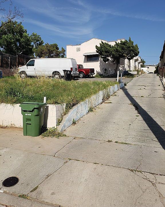 2nd image of 3010 Verdugo Rd