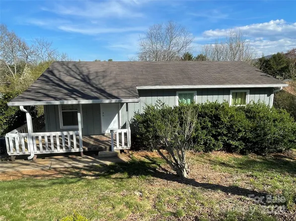 30 Monroe Ln, Clyde, NC 28721