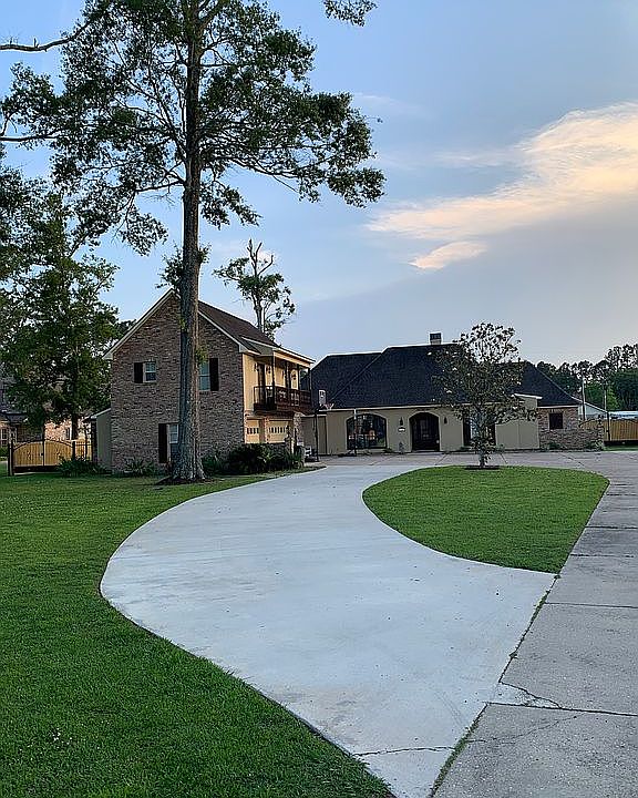 1st image of 18357 Magnolia Oaks Dr