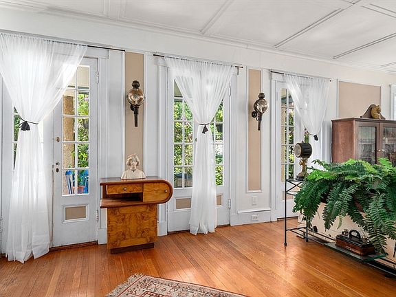 3rd image of 63 Winthrop Rd #1