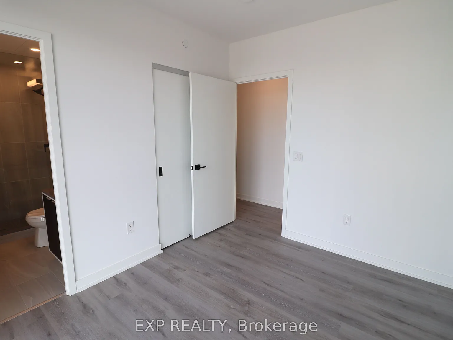 36 Zorra St — Photo 3