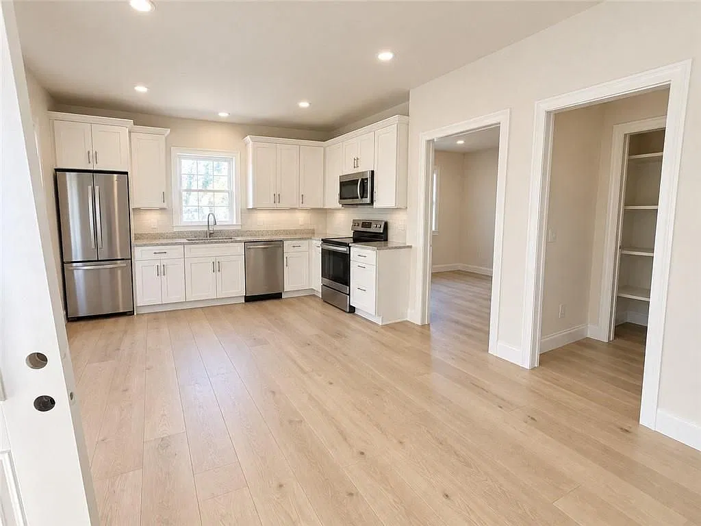 124 Wood St — Photo 1
