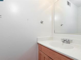 378 Camelback Rd, Pleasant Hill, CA 94523