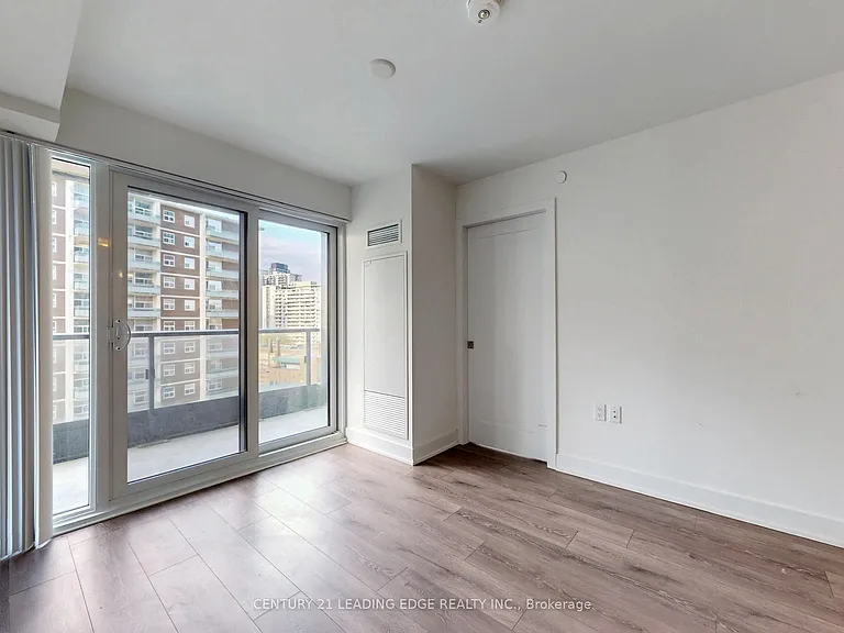585 Bloor St E #821 — Photo 7