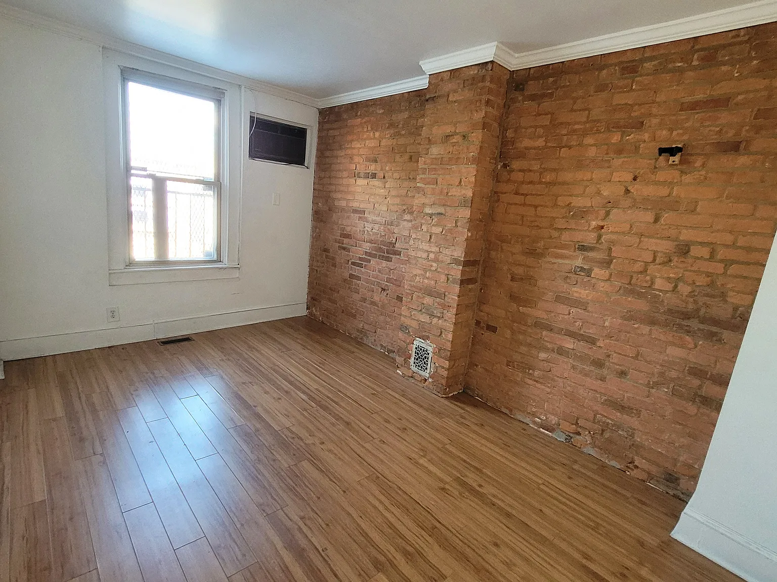 1 bed, 130 sqft, $650 — Photo 3