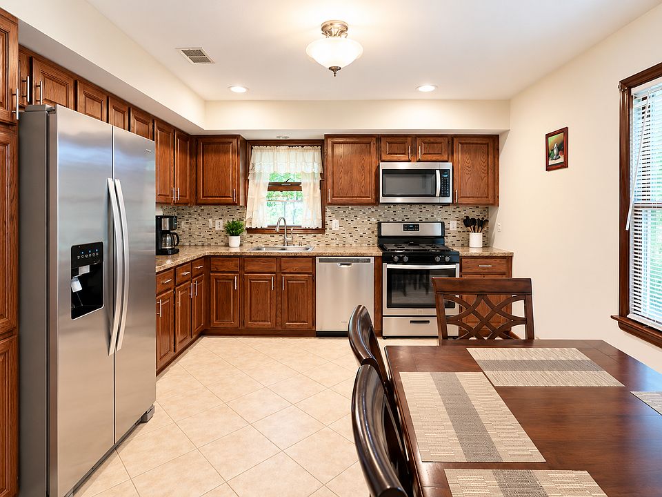 1st image of 644 7th St #2