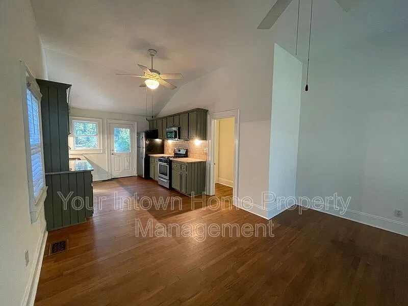 2 bed, 1.0 bath, 1163 sqft, $2,150 — Photo 4