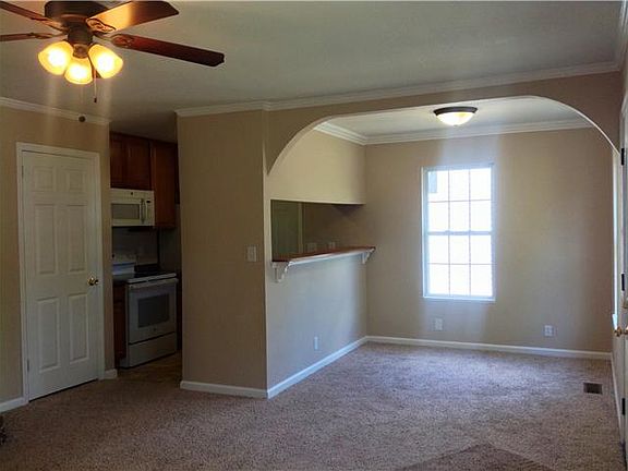 5th image of 853 Heritage Cir