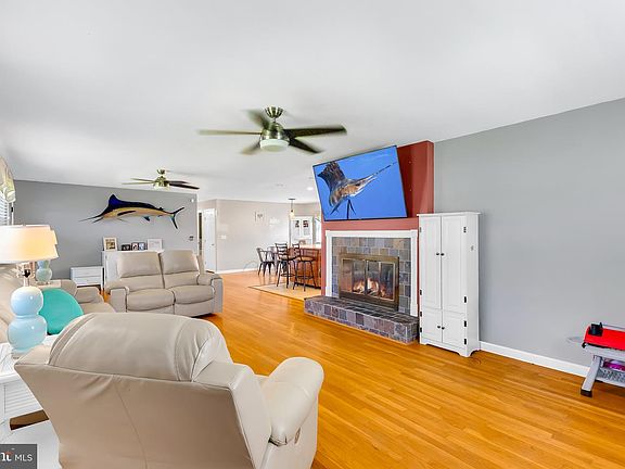 4th image of 6465 Crockett Ln