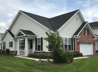 1033 Riviera Dr, Elgin, IL 60124