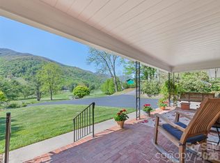 9 Golfview Dr, Maggie Valley, NC 28751