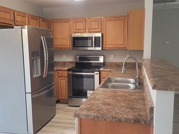 4th image of 215 Daffodil Cir