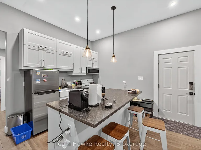 253 King St #2 — Photo 5