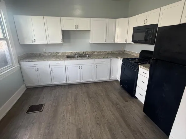 1509 N Salina St #1, Syracuse, NY 13208