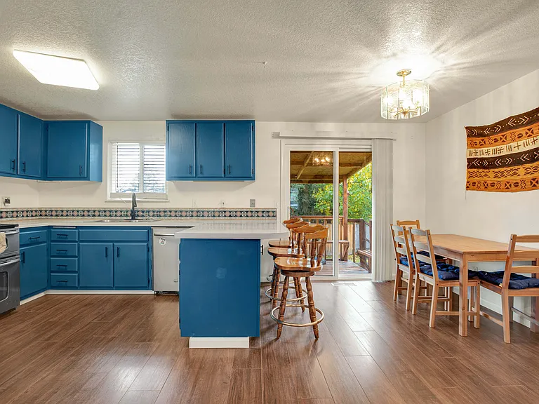 5550 SE Foxfire St — Photo 5