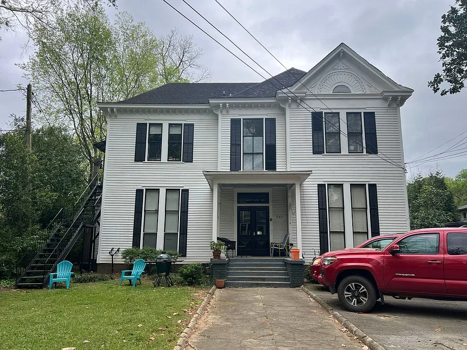 235 Hill St