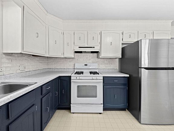 4th image of 1533 N Jefferson Dr