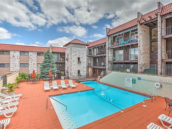 4th image of 5020 Grand Ave APT B