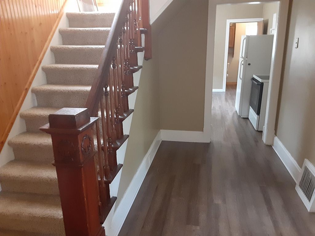 205 N Lake St, Ironwood, MI - View 3