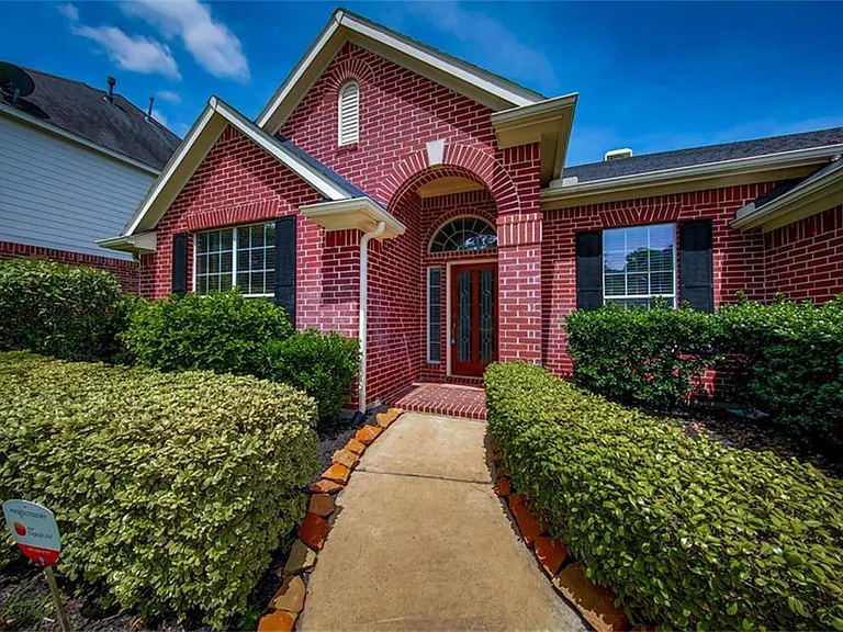 13803 Sherburn Manor Dr — Photo 2