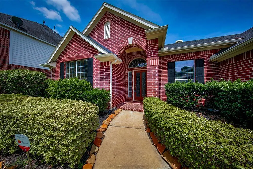 Building Photo - 13803 Sherburn Manor Dr
