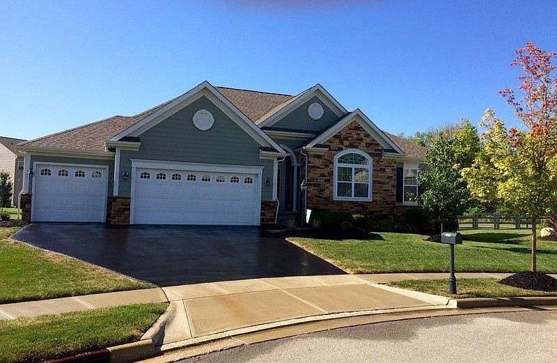 3 CAR GARAGE
						:
						HARDIPLANK SIDING AND STACK STONE FRONT EVALUATION
