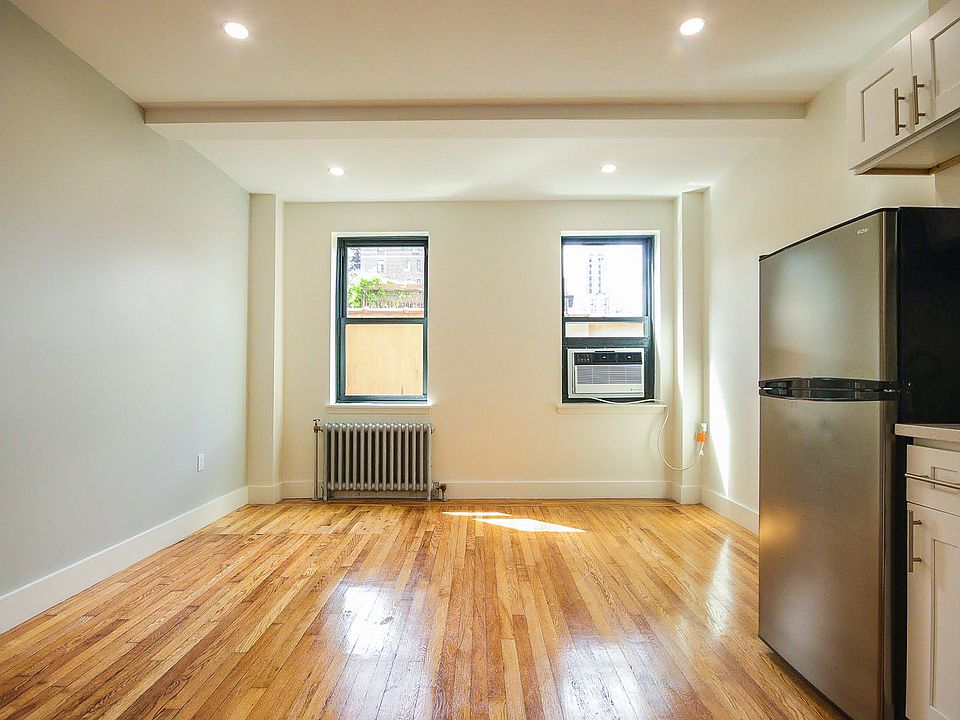 1st image of 11 Waverly Pl APT 9M