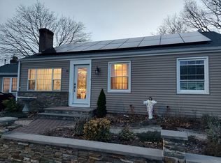 15 Gloria St, Pawtucket, RI 02861