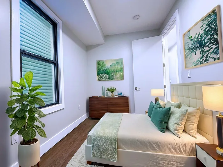 126 Randolph Ave #3R — Photo 8