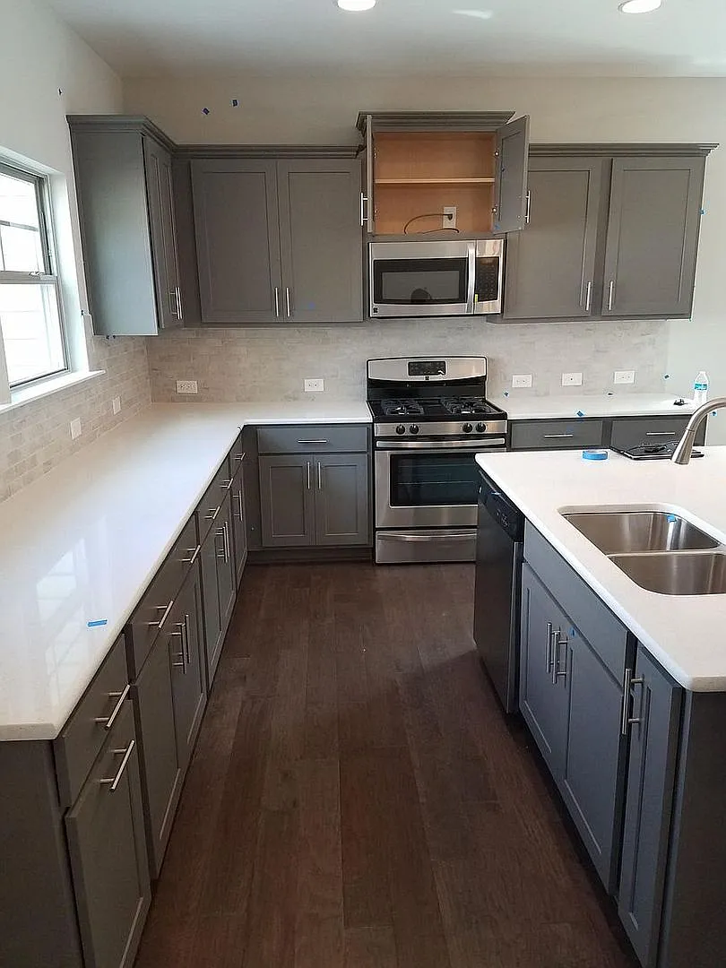 Room in 3 Bedroom Townhome at Metropolitan Dr — Photo 4
