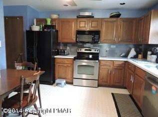 204 Mohican Rd, Canadensis, PA 18325